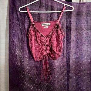 Embroidered Synch Tie top